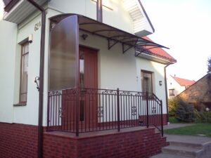 stogelis lauko duru ir tureklai