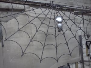 Voratinklis iš metalo