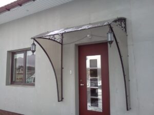 Stogelis lauko durų