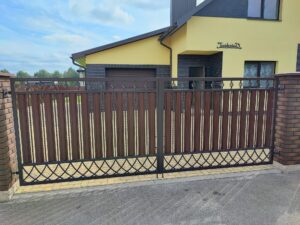 vartai su lankstiniais