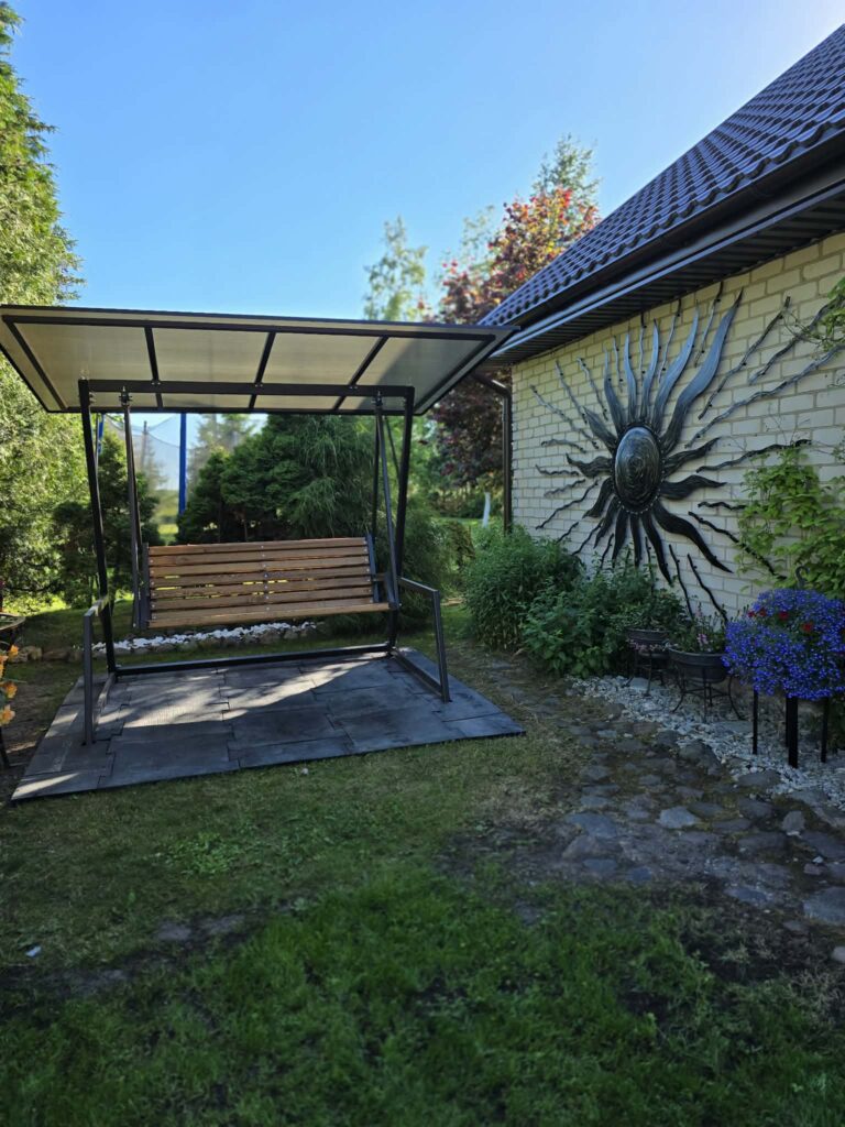 Kalviškos metalinės sūpynės